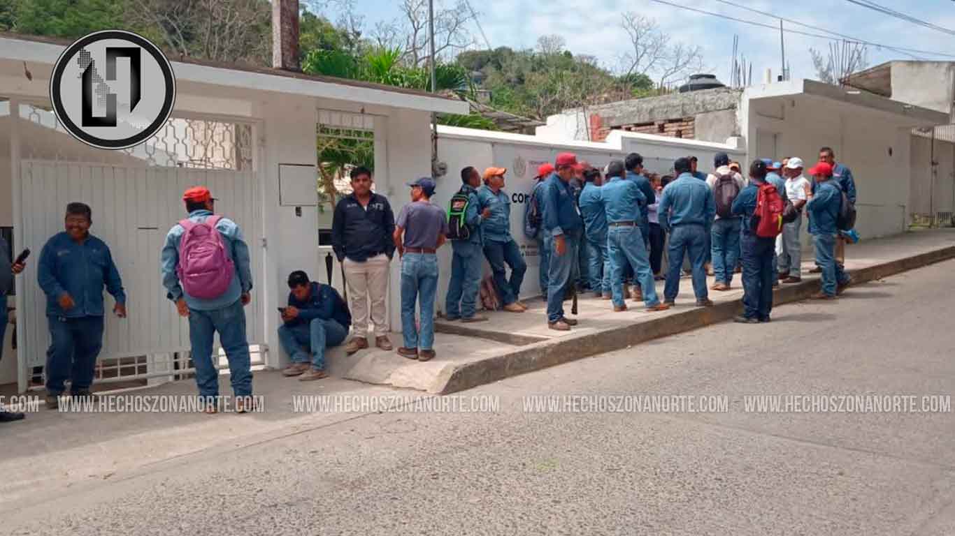 Empleados de CAEV Papantla Protestan en Solidaridad con Jubilados